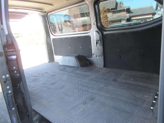 ＮＶ３５０キャラバンバン ２．０　ＤＸ　ロングボディ　走行距離無制限保証　エマブレ　Ｍナビ　ブレーキサポート　ＬＥＤ　メモリナビ　整備記録簿　キーレスリモコン　パワーウインド　ワンセグ　ＥＴＣ車載器　ドライブレコーダー　盗難防止装置　ＡＣ　エアバック　ＰＳ　ナビＴＶ　ＡＢＳ付　サイドカメラ（16枚目）