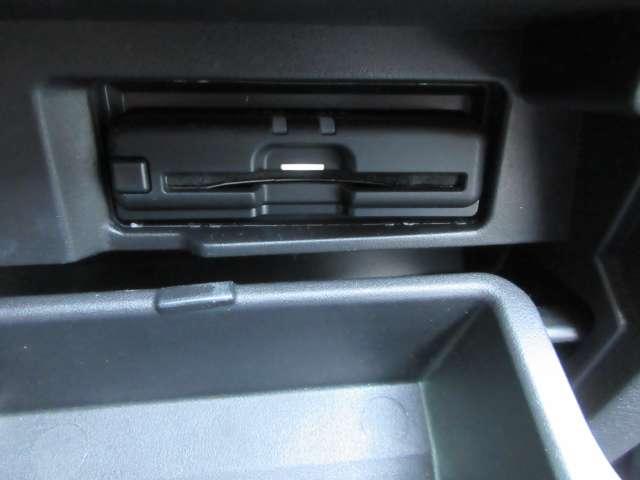 セレナ ２．０　ＸＶ　ワンオ－ナ－車　後席モニタ－　オートクルーズ　ＥＴＣ車載器　レーンキープ　ワンオーナー車　インテリキー　バックカメラ　アルミホイール　記録簿　ドラレコ　パワーウインドウ　盗難防止システム　ナビＴＶ　エアコン　ＡＢＳ　エアバッグ（8枚目）