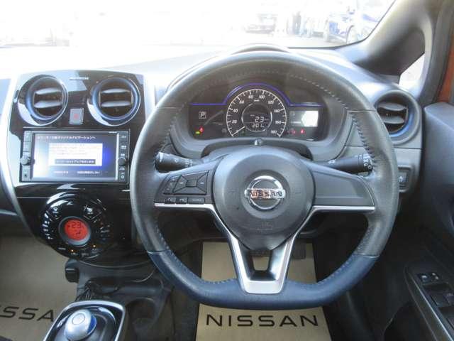 ノート １．２　ｅ－ＰＯＷＥＲ　ＡＵＴＥＣＨ　ワンオ－ナ－車　走行距離無制限保証付き　衝突軽減　１オーナー　レーンアシスト　パワーステアリング　記録簿　ＬＥＤヘッドライト　エアバッグ　バックカメラ　スマートキー　ＥＴＣ　ナビＴＶ　デュアルエアバッグ　Ｉストップ　アルミ　ＡＢＳ　ワンセグ（4枚目）