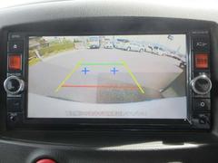 〔バックカメラ〕ギアをバックに入れると画面に自動的に後方映像が映し出され確認可能です。車庫入れなどの際に安全確認が出来て安心ですね。 7