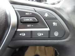 インテリジェントクルーズコントロールは、車両前部に設置したレーダーセンサーからの情報により、先行車両がいる場合には、設定した車速（約４０〜１００ｋｍ／ｈ）に応じてクルマが車間距離を一定に保つよう制御！ 3