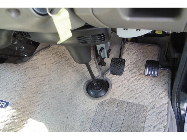 ディアスワゴン スーパーチャージャー　ボディカラーブラック　スーパーチャージャー４ＷＤ　タイミングベルト交換ステッカー　キーレスエントリー　エアバック　ＡＢＳ　純正アルミホイール　マニュアルエアコン　リアヒーター　ヘッドライトリベライザー（18枚目）