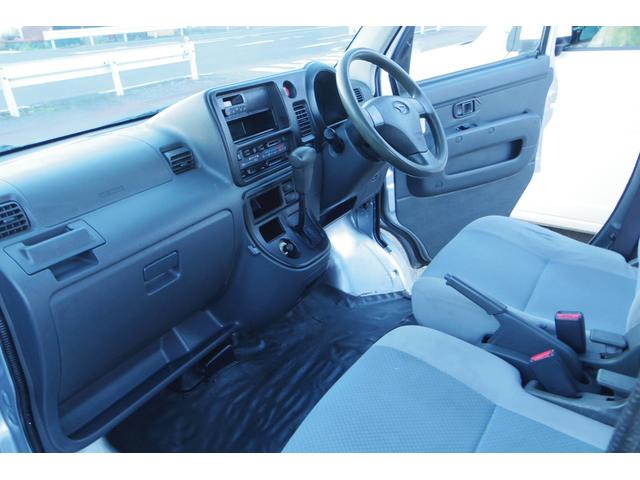 ハイゼットカーゴ ＤＸ　エアバッグ　パワーステアリング　パワーウインド　オートマチック　マニュアルエアコン　キーレスエントリー　ヘッドライトリベライザー（27枚目）