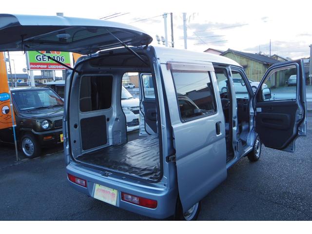ハイゼットカーゴ ＤＸ　エアバッグ　パワーステアリング　パワーウインド　オートマチック　マニュアルエアコン　キーレスエントリー　ヘッドライトリベライザー（31枚目）