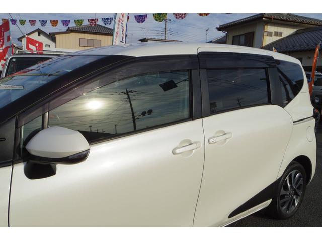 シエンタ ハイブリッドＧ　ボディカラーパール　グレードハイブリットＧ　車検令和９年３月　７人乗り　禁煙車　ＧＯＯ鑑定　両側パワースライドドア　ナビゲーション＆テレビバックカメラ　ＥＴＣスマートキー　記録簿取説＆メインキースペア（9枚目）