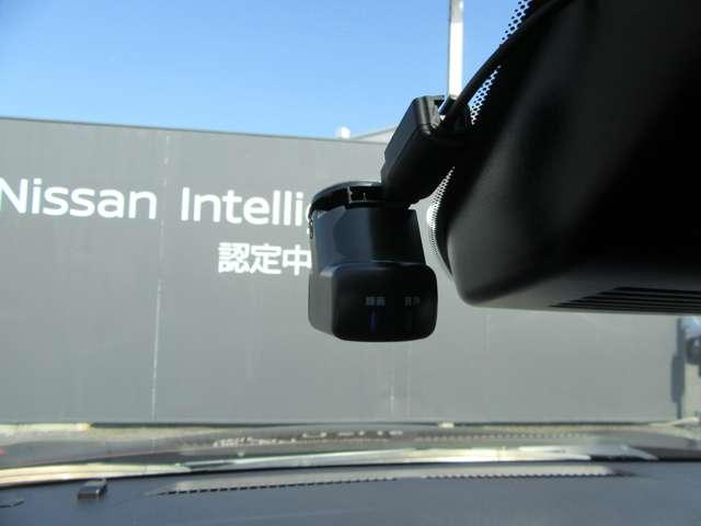 オーラ G レザーエディション BOSEサウンドシステム Cソナー 追突防止 地デジ 横滑り防止 Bluetooth AHB レーダークルーズ 車線逸脱警報装置 オートライト LED ドライブレコーダー 盗難防止 バックモニター(7枚目)