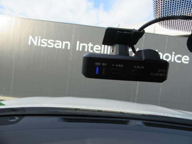 エクストレイル モード・プレミア エマージェンシーブレーキパッケージ 4WD DVD フルタイム4WD メモリーナビ 地デジTV シートヒーター ETC スマートキー ドラレコ コーナーセンサー アラウンドビューモニタ 衝突被害軽減 Bluetooth音楽(6枚目)