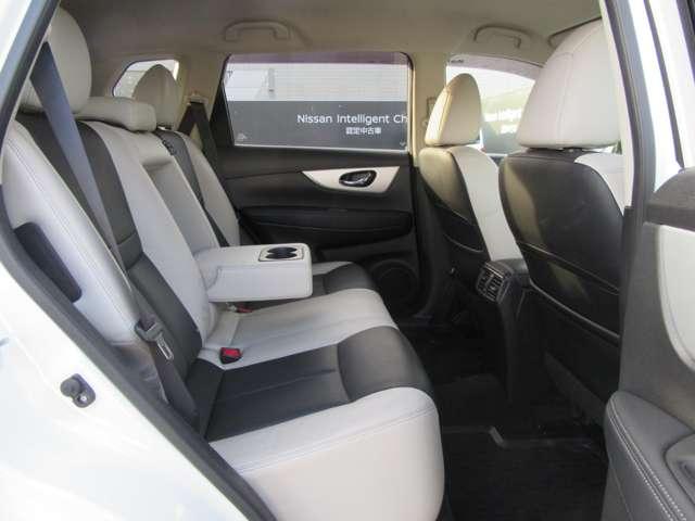 エクストレイル モード・プレミア エマージェンシーブレーキパッケージ 4WD DVD フルタイム4WD メモリーナビ 地デジTV シートヒーター ETC スマートキー ドラレコ コーナーセンサー アラウンドビューモニタ 衝突被害軽減 Bluetooth音楽(10枚目)