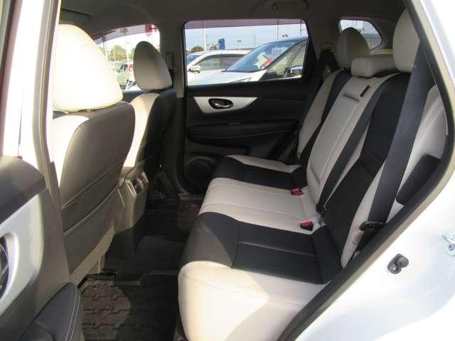 エクストレイル モード・プレミア エマージェンシーブレーキパッケージ 4WD DVD フルタイム4WD メモリーナビ 地デジTV シートヒーター ETC スマートキー ドラレコ コーナーセンサー アラウンドビューモニタ 衝突被害軽減 Bluetooth音楽(11枚目)