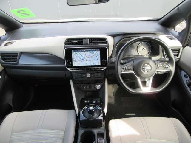 リーフ e+ X カーナビ アダプティブクルーズコントロール ETC インテリキー バックカメラ メモリーナビ オートエアコン サイドエアバック Wエアバック AW キーフリー ABS イモビライザー レーダーブレーキ(4枚目)