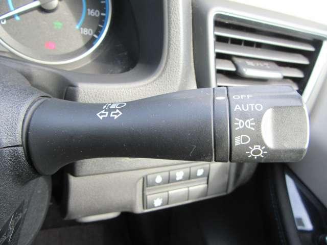 リーフ e+ X カーナビ アダプティブクルーズコントロール ETC インテリキー バックカメラ メモリーナビ オートエアコン サイドエアバック Wエアバック AW キーフリー ABS イモビライザー レーダーブレーキ(15枚目)