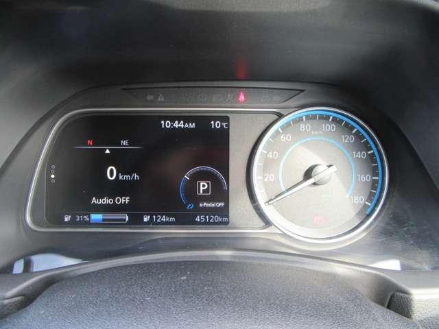 リーフ e+ X カーナビ アダプティブクルーズコントロール ETC インテリキー バックカメラ メモリーナビ オートエアコン サイドエアバック Wエアバック AW キーフリー ABS イモビライザー レーダーブレーキ(16枚目)