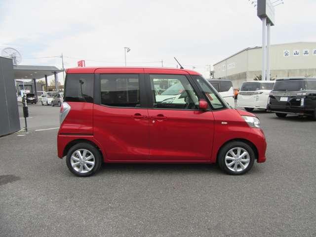 デイズルークス 660 X Vセレクション 踏み間違い衝突防止 W電動ドア スマキー 盗難防止 i-stop ETC アルミホイール バックカメラ キーフリー サイドカメラ ドライブレコーダー オートエアコン ABS 助手席エアバッグ(9枚目)