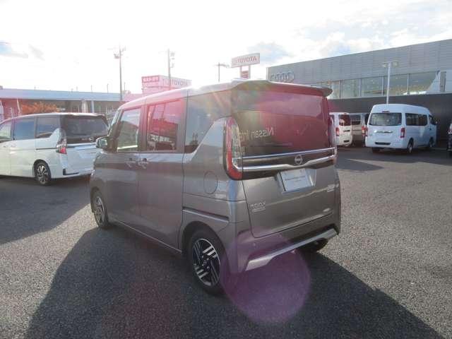 ルークス 660 ハイウェイスターX アーバンクロム アイドリングストップ スマートキー サイドカメラ レーンキープアシスト オートエアコン ドライブレコーダー バックカメラ 踏み間違い衝突防止アシスト(12枚目)