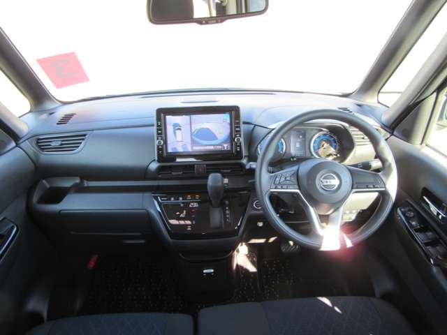 ルークス ６６０　ハイウェイスターＸ　アイスト　衝突被害軽減ブレ－キ　マルチビューカメラ　車線逸脱警報装置　ＥＴＣ　ＬＥＤ　スマートキー　パワーウィンドウ　カーテンエアバック　ナビＴＶ　バックカメラ　パワステ　オートエアコン　メモリーナビ（4枚目）