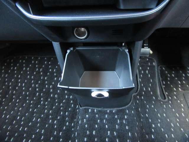 ルークス ６６０　ハイウェイスターＸ　アイスト　衝突被害軽減ブレ－キ　マルチビューカメラ　車線逸脱警報装置　ＥＴＣ　ＬＥＤ　スマートキー　パワーウィンドウ　カーテンエアバック　ナビＴＶ　バックカメラ　パワステ　オートエアコン　メモリーナビ（17枚目）