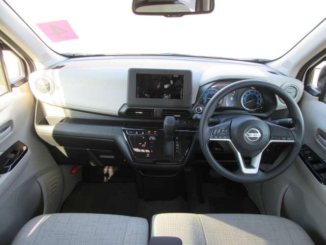 デイズ ６６０　Ｘ　アラウンドＭ　踏み間違え防止　スマートキー　イモビライザー　バックカメラ　レーンキープ　アイドリングストップ　キーレス　フルオートエアコン　ＷＡＢ　運転席エアバック　サイドエアバッグ　ＰＳ　ＡＢＳ（4枚目）