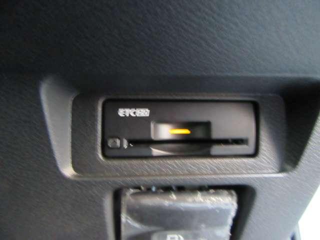 ノート Ｘ　地デジフルセグ　リアカメラ　衝突被害軽減ブレ－キ　前後センサー　ＢＬＵＥＴＯＯＴＨ　前席シートヒーター　全方位カメラ　電格ミラー　横滑防止装置　ＵＳＢ接続　オートマチックハイビーム　ＥＴＣ２・０（7枚目）