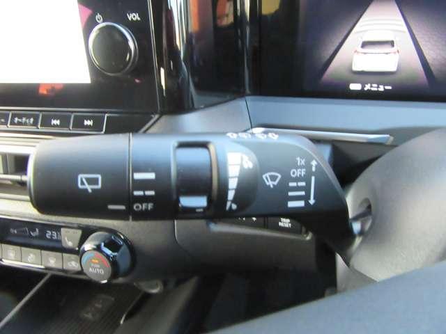 ノート Ｘ　地デジフルセグ　リアカメラ　衝突被害軽減ブレ－キ　前後センサー　ＢＬＵＥＴＯＯＴＨ　前席シートヒーター　全方位カメラ　電格ミラー　横滑防止装置　ＵＳＢ接続　オートマチックハイビーム　ＥＴＣ２・０（14枚目）