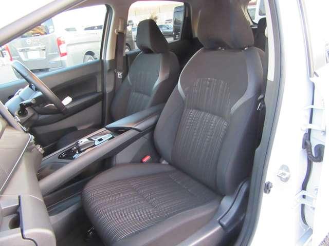 ノート Ｘ　地デジフルセグ　リアカメラ　衝突被害軽減ブレ－キ　前後センサー　ＢＬＵＥＴＯＯＴＨ　前席シートヒーター　全方位カメラ　電格ミラー　横滑防止装置　ＵＳＢ接続　オートマチックハイビーム　ＥＴＣ２・０（18枚目）