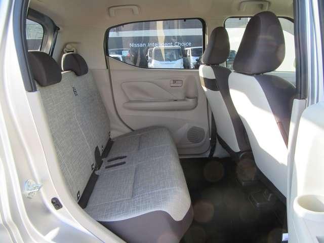 デイズ Ｘ　前席シートヒーター　コーナーソナー　電動格納式ドアミラー　オートマチックハイビーム　踏み間違え防止　横滑防止装置　Ａライト　スマートキー　イモビライザー　バックカメラ　レーンキープ　キーレス　ＷＡＢ（11枚目）