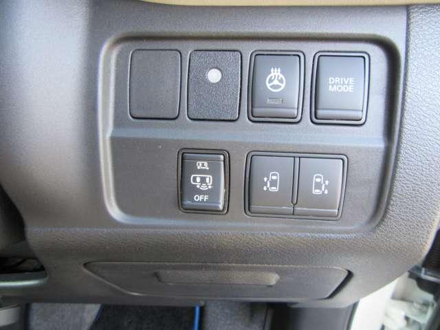 セレナ ｅ－ＰＯＷＥＲ　ハイウェイスター　Ｖ　３６０°カメラ　シートＨ　エマジェンシーブレーキ　ＤＶＤ再生機能　ブルートゥース　地デジ　パーキングセンサー　３列シート　ウォークスルー　ブルーレイ再生　Ｗエアコン　Ａライト　横滑り防止機能　スマキー（10枚目）