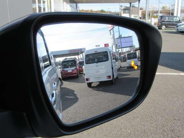 セレナ ｅ－ＰＯＷＥＲ　ハイウェイスター　Ｖ　３６０°カメラ　シートＨ　エマジェンシーブレーキ　ＤＶＤ再生機能　ブルートゥース　地デジ　パーキングセンサー　３列シート　ウォークスルー　ブルーレイ再生　Ｗエアコン　Ａライト　横滑り防止機能　スマキー（20枚目）