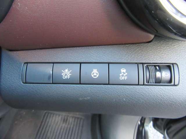 キックス Ｘ　ＦＯＵＲ　スタイルエディション　コーナーセンサー　衝突軽減　前席シートヒーター　電動格納ミラー　フルセグ　ＬＥＤ　全方位カメラ　スマートキー　車線逸脱警報　４ＷＤ　ドライブレコーダー　バックカメラ　ＥＴＣ　アルミホイール　寒冷地仕様（11枚目）