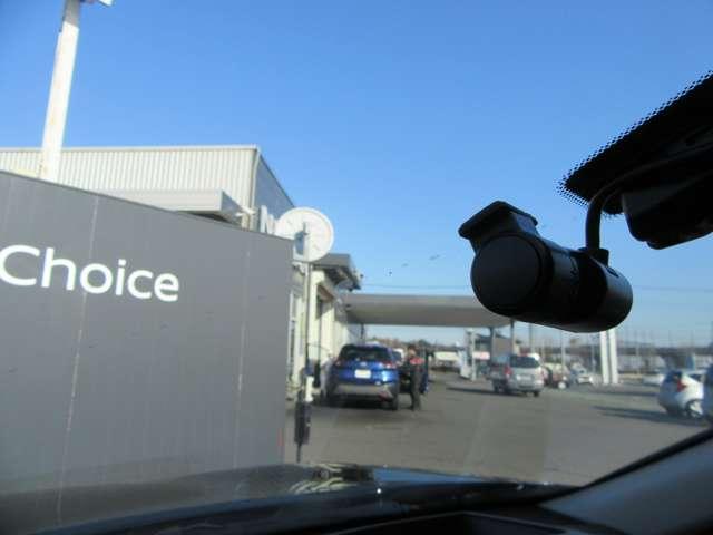 エクストレイル 1.5 G e-4ORCE 4WD パークアシスト 寒冷地仕様 スマートキー レーダークルーズ LKA キーフリー ETC 4WD アルミホイール メモリーナビ ドライブレコーダー バックカメラ サイドカメラ 盗難防止システム ナビ(7枚目)