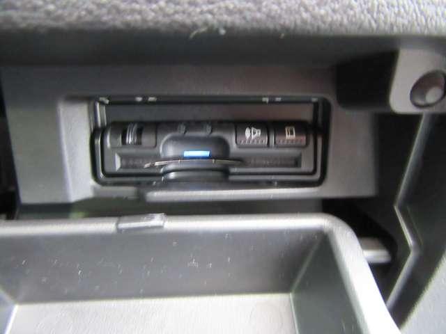 セレナ ハイウェイスター Vセレクション 4WD BT接続 ブルーレイ 追従クルコン 地デジ 全周囲モニター コーナーセンサー オートライト バックモニター パーキングアシスト ドライブレコーダー DVD LEDヘッドランプ スマートキー ETC(9枚目)