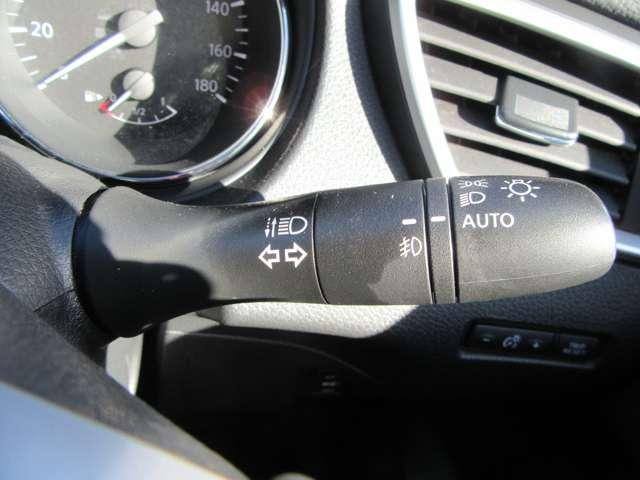 エクストレイル 20Xtt エマージェンシーブレーキパッケージ 4WD エマージェンシーB アイストップ ブルートゥース 切替式4WD フルセグ VDC ソナー ルーフレール ナビTV スマートキー 前席シートヒーター パワーリアゲート DVD再生 LED バックカメラ(14枚目)