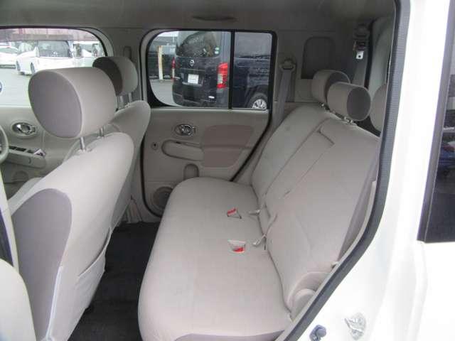 キューブ １５Ｘ　Ｖセレクション　オートミラー　フロントベンチシート　ＶＳＣ　ＤＶＤ再生可　セキュリティアラーム　地デジフルセグ　Ｂカメ　Ａライト　ＡＵＴＯエアコン　エコモード　ＥＴＣ　ドラレコ　メモリーナビ　キ－フリ－　ナビＴＶ（17枚目）