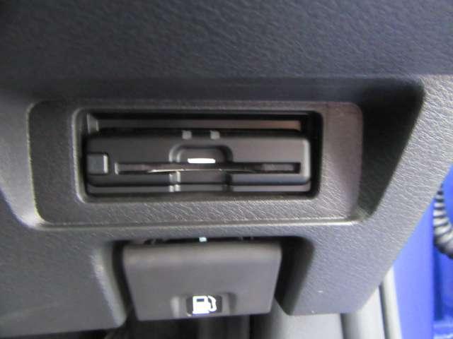 ノート Ｘ　地デジフルセグ　リアカメラ　衝突被害軽減ブレ－キ　前後センサー　ＢＬＵＥＴＯＯＴＨ　全方位カメラ　電格ミラー　横滑防止装置　オートマチックハイビーム　ＥＴＣ２・０　衝突安全ボディ　フロントカメラ（9枚目）