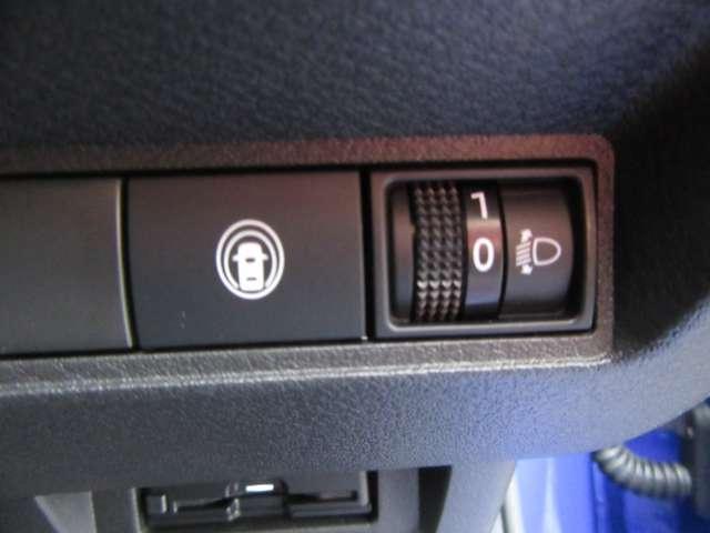 ノート Ｘ　地デジフルセグ　リアカメラ　衝突被害軽減ブレ－キ　前後センサー　ＢＬＵＥＴＯＯＴＨ　全方位カメラ　電格ミラー　横滑防止装置　オートマチックハイビーム　ＥＴＣ２・０　衝突安全ボディ　フロントカメラ（14枚目）