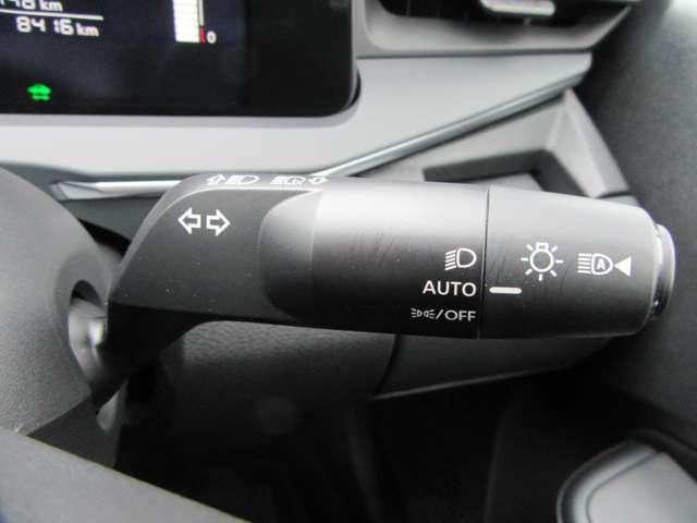 ノート Ｘ　地デジフルセグ　リアカメラ　衝突被害軽減ブレ－キ　前後センサー　ＢＬＵＥＴＯＯＴＨ　全方位カメラ　電格ミラー　横滑防止装置　オートマチックハイビーム　ＥＴＣ２・０　衝突安全ボディ　フロントカメラ（16枚目）