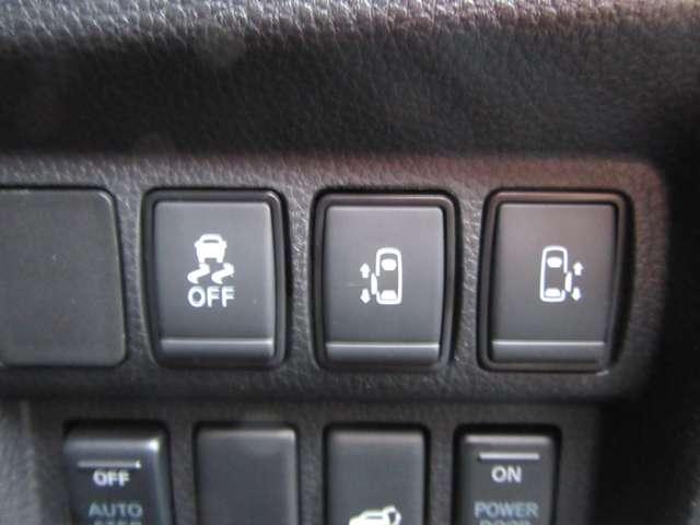 エルグランド ２５０ハイウェイスター　プレミアム　アーバンクロム　ツインサンルーフ　後席モニター　サイドステップ　ＤＶＤ再生　地デジ　３列シート　全周囲カメラ　ＬＥＤライト　インテリジェントキー　オートライト　ハイビームアシスト　横滑り防止　クルコン　ＥＴＣ（14枚目）