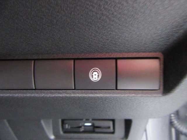 ノート Ｘ　地デジフルセグ　衝突被害軽減ブレ－キ　前後センサー　ＢＬＵＥＴＯＯＴＨ　全方位カメラ　横滑防止装置　オートマチックハイビーム　ＥＴＣ２・０　衝突安全ボディ　アダプティブＬＥＤヘッドライト（14枚目）