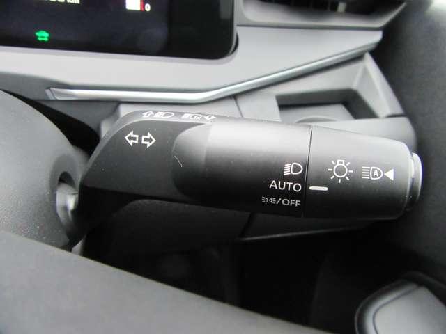 ノート Ｘ　地デジフルセグ　衝突被害軽減ブレ－キ　前後センサー　ＢＬＵＥＴＯＯＴＨ　全方位カメラ　横滑防止装置　オートマチックハイビーム　ＥＴＣ２・０　衝突安全ボディ　アダプティブＬＥＤヘッドライト（16枚目）