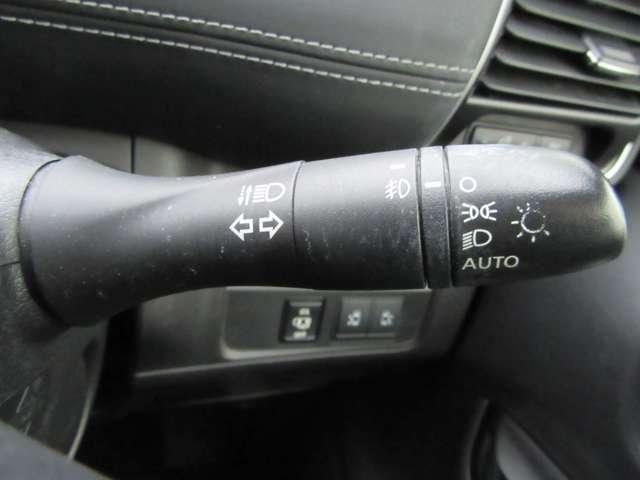 セレナ ハイウェイスターＧ　ブルーレイ　リアエアコン　横滑り防止機能　地デジ　電動格納ミラー　パークアシスト　３列シート　キーフリー　ＥＴＣ装備　寒冷地仕様　ＬＥＤ　スマートキー　オートライト　パワーウィンドウ　ナビＴＶ　ＡＢＳ（18枚目）