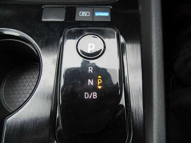 エクストレイル Ｘ　ｅ－４ＯＲＣＥ　エマブレ　シートヒター　ＵＳＢ　レーンキープアシスト　前後ソナー　アダプティブクルーズコントロール　ＥＴＣ２．０　バックモニター　ＡＣ１００Ｖ　ＬＥＤヘッドライト　ルーフレール　インテリジェントキー（9枚目）