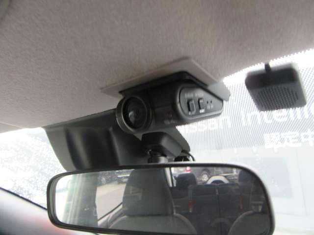 サクラ Ｘ　電動ミラー　ＢＴ接続　アラウンドヴューモニター　オートハイビーム　地デジ　運転席エアバック　パーキングセンサー　ＥＳＣ　ＡＡＣ　衝突安全ボディ　寒冷地仕様　ベンチシート　ＬＥＤヘッドランプ　試乗車（6枚目）