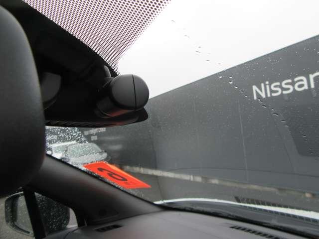 サクラ Ｘ　電動ミラー　ＢＴ接続　アラウンドヴューモニター　オートハイビーム　地デジ　運転席エアバック　パーキングセンサー　ＥＳＣ　ＡＡＣ　衝突安全ボディ　寒冷地仕様　ベンチシート　ＬＥＤヘッドランプ　試乗車（7枚目）