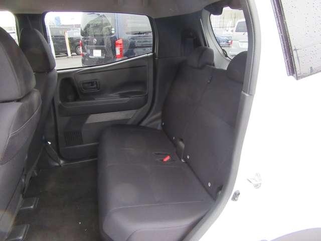 サクラ Ｘ　電動ミラー　ＢＴ接続　アラウンドヴューモニター　オートハイビーム　地デジ　運転席エアバック　パーキングセンサー　ＥＳＣ　ＡＡＣ　衝突安全ボディ　寒冷地仕様　ベンチシート　ＬＥＤヘッドランプ　試乗車（18枚目）