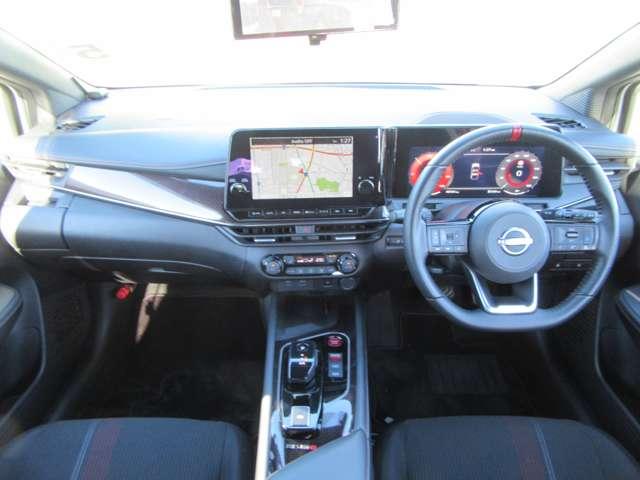 オーラ ＮＩＳＭＯ　カーテンエアバッグ　地上デジタル　エマブレ　横滑り防止装置　Ａライト　寒冷地　ＥＴＣ２．０　ＵＳＢ接続　インテリキー　車線逸脱警報　オートマチックハイビーム　キーフリーシステム　ダブルエアバック（4枚目）