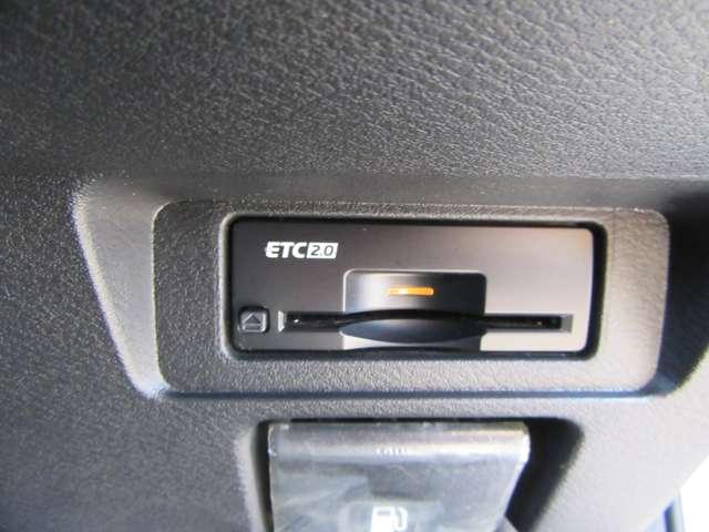 オーラ ＮＩＳＭＯ　カーテンエアバッグ　地上デジタル　エマブレ　横滑り防止装置　Ａライト　寒冷地　ＥＴＣ２．０　ＵＳＢ接続　インテリキー　車線逸脱警報　オートマチックハイビーム　キーフリーシステム　ダブルエアバック（6枚目）