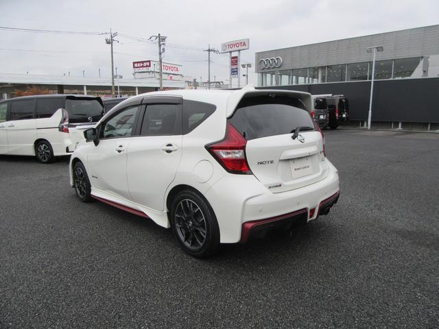 ノート e-パワーニスモ LEDランプ 地デジ 横滑り防止機能 Bluetooth対応 衝突安全ボディ 電格ミラー Aストップ Bカメラ メモリーナビ付き DVD レーンアシスト ETC2.0 フルオートエアコン Wエアバッグ(30枚目)