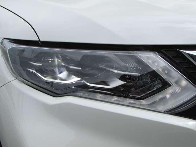 2.0 20X 2列車 4WD 衝突軽減ブレーキ インテリジェントキー LED 寒冷地仕様 ETC メモリーナビ アラウンドビューモニター 4WD 車線逸脱警告(17枚目)