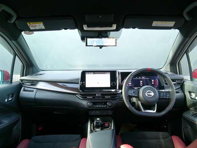 オーラ 1.2 NISMO レカロスポーツシート メーカーOPナビ カーテンエアバッグ エマブレ インテリキー ETC 車線逸脱警報 ワンセグ キーフリーシステム ダブルエアバック アルミホイール 運転席エアバッグ メモリーナビ アイドリングストップ ナビTV ABS(3枚目)