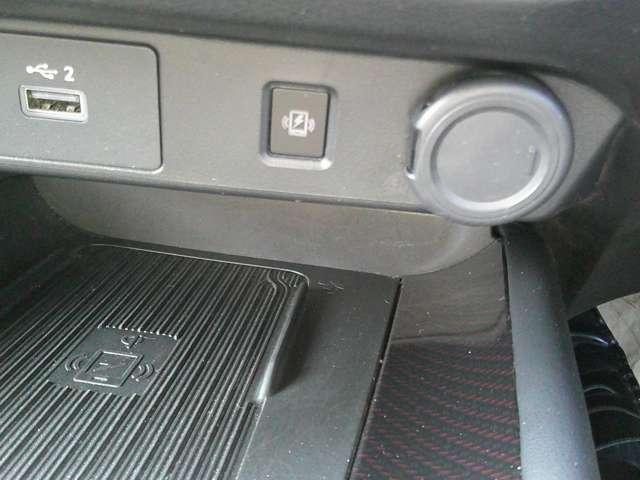 オーラ 1.2 NISMO レカロスポーツシート メーカーOPナビ カーテンエアバッグ エマブレ インテリキー ETC 車線逸脱警報 ワンセグ キーフリーシステム ダブルエアバック アルミホイール 運転席エアバッグ メモリーナビ アイドリングストップ ナビTV ABS(8枚目)