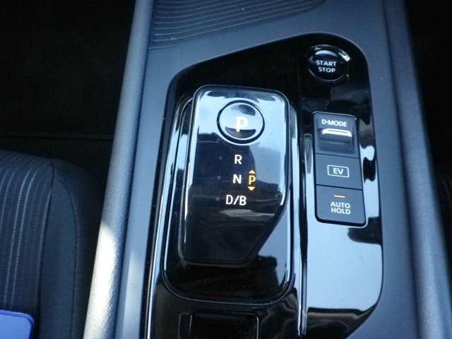 ノート １．２　Ｘ　メモリーナビＭＭ２２３Ｄ－Ｌ　ドラレコ前・イン　ＥＴ　リアカメラ　衝突被害軽減ブレ－キ　全方位カメラ　ＥＴＣ付　ＬＥＤヘッドライト　レーンアシスト　インテリジェントキー　ドラレコ　ワンセグＴＶ　ＴＶナビ　サイドカーテンエアバック　サイドカメラ　試乗車ＵＰ（18枚目）